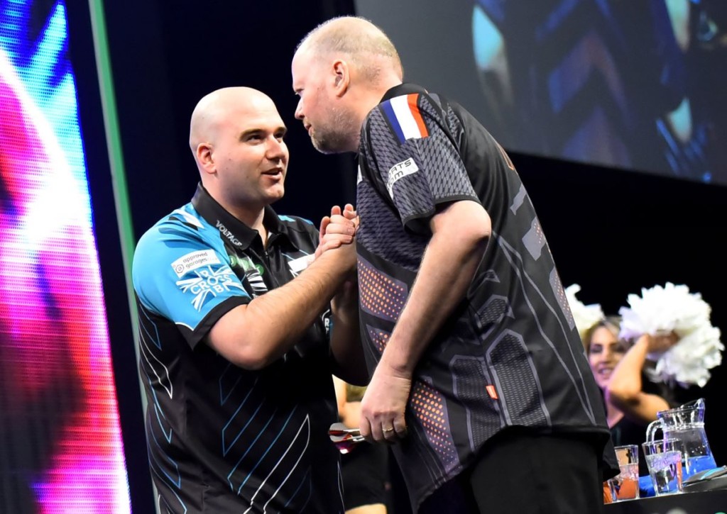 Wer gewinnt das Duell der Weltmeister? Cross oder van Barneveld?Wer gewinnt das Duell der Weltmeister? Cross oder van Barneveld?